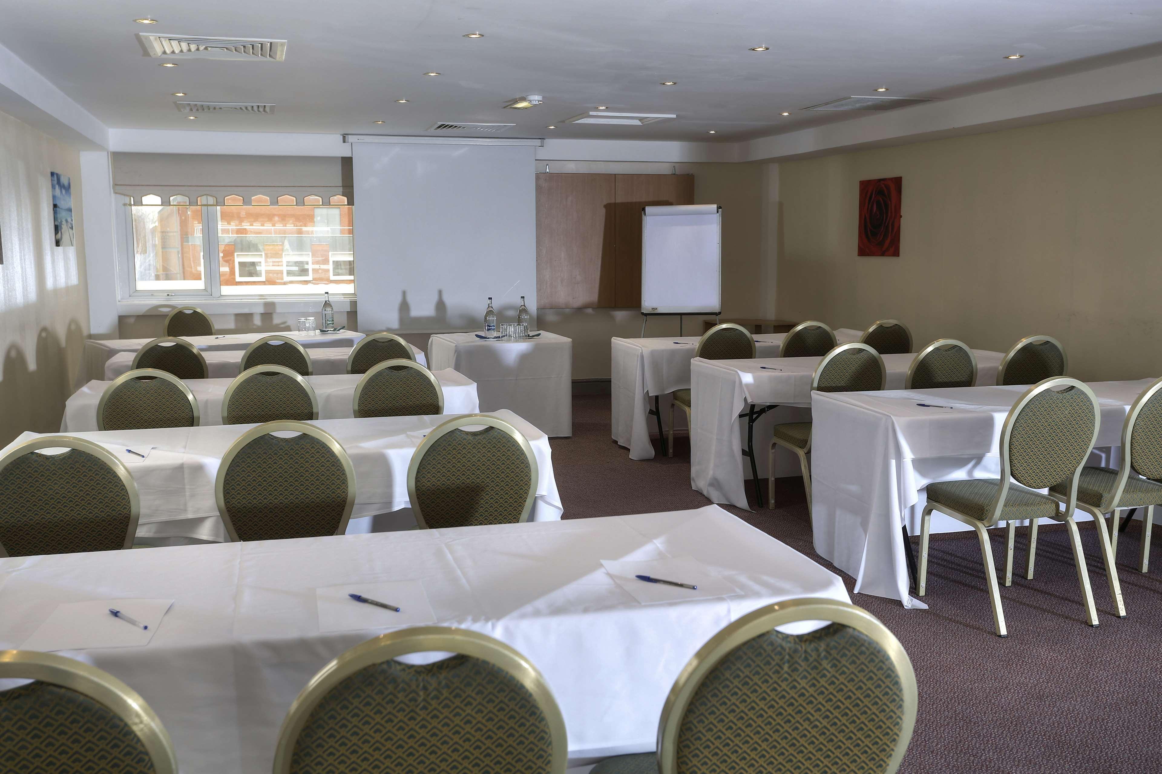 Cresta Court Hotel Altrincham Dış mekan fotoğraf