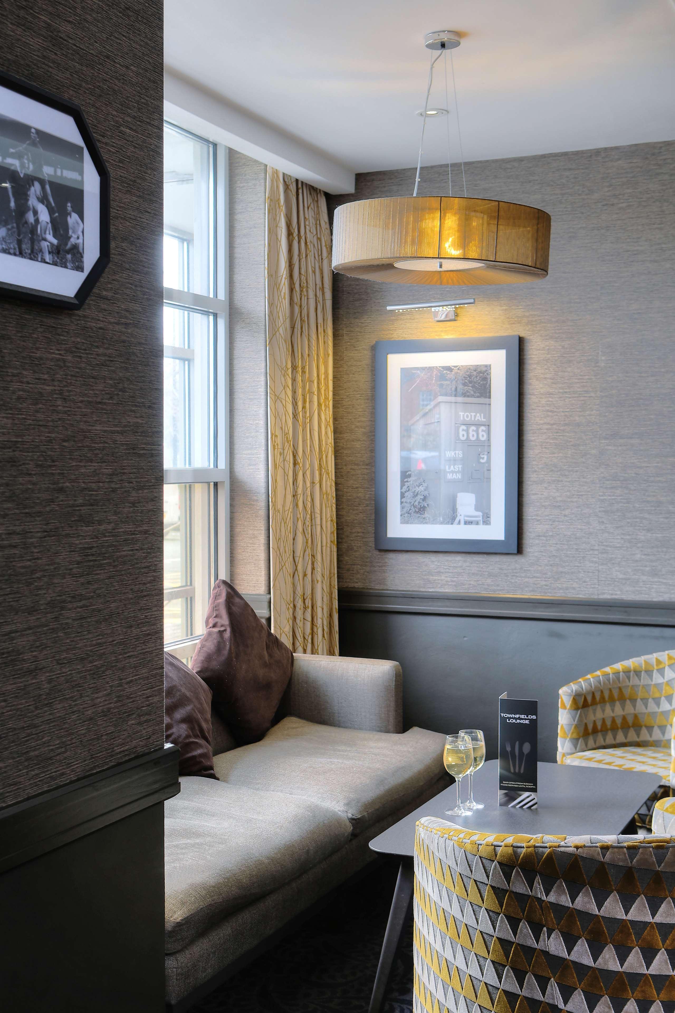 Cresta Court Hotel Altrincham Dış mekan fotoğraf
