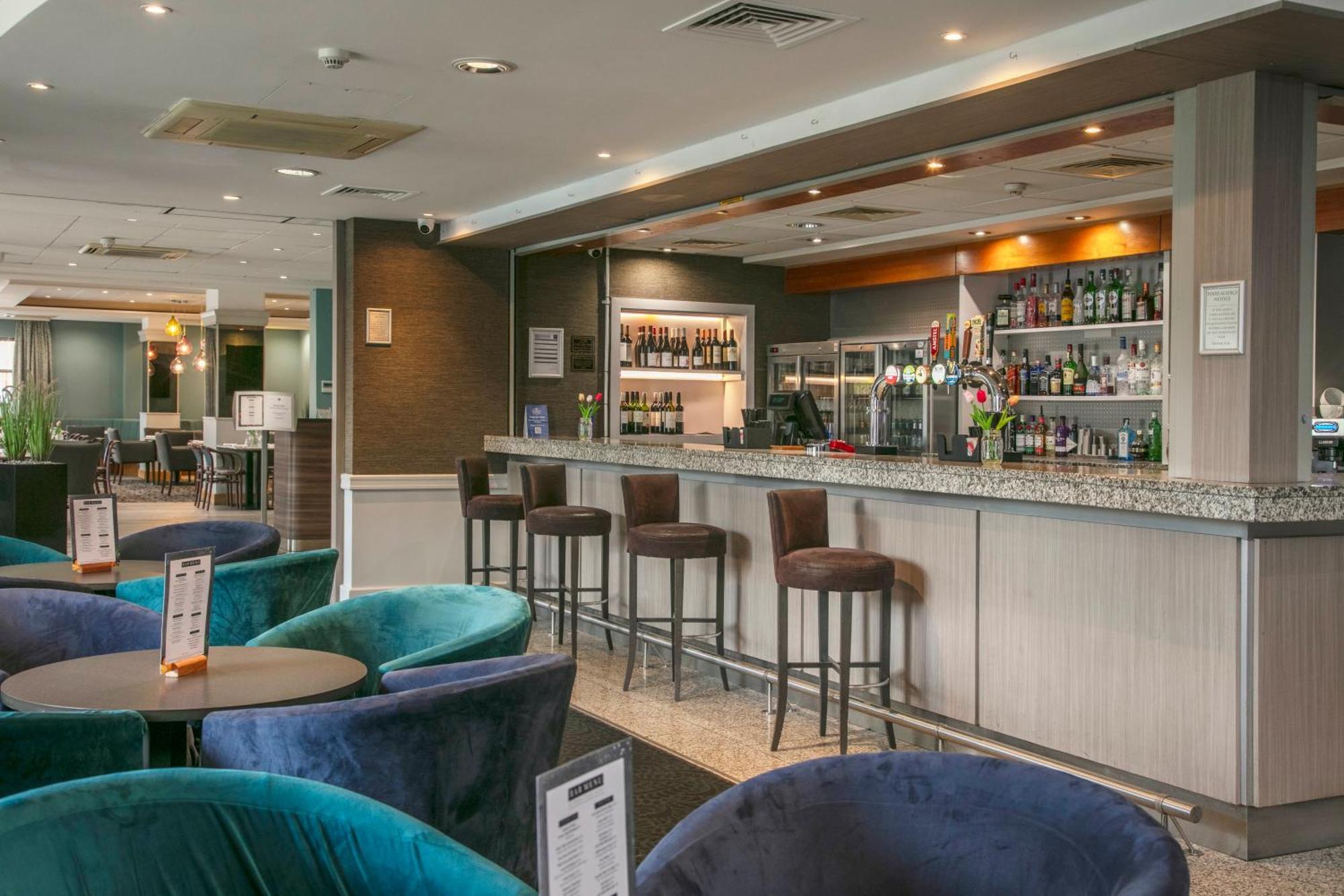 Cresta Court Hotel Altrincham Dış mekan fotoğraf