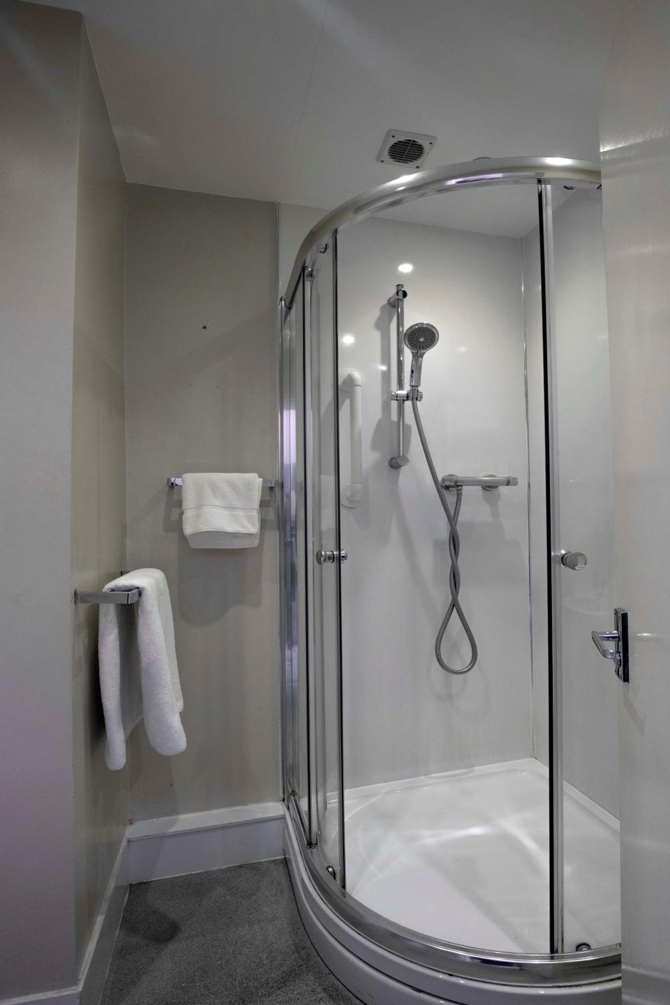 Cresta Court Hotel Altrincham Dış mekan fotoğraf