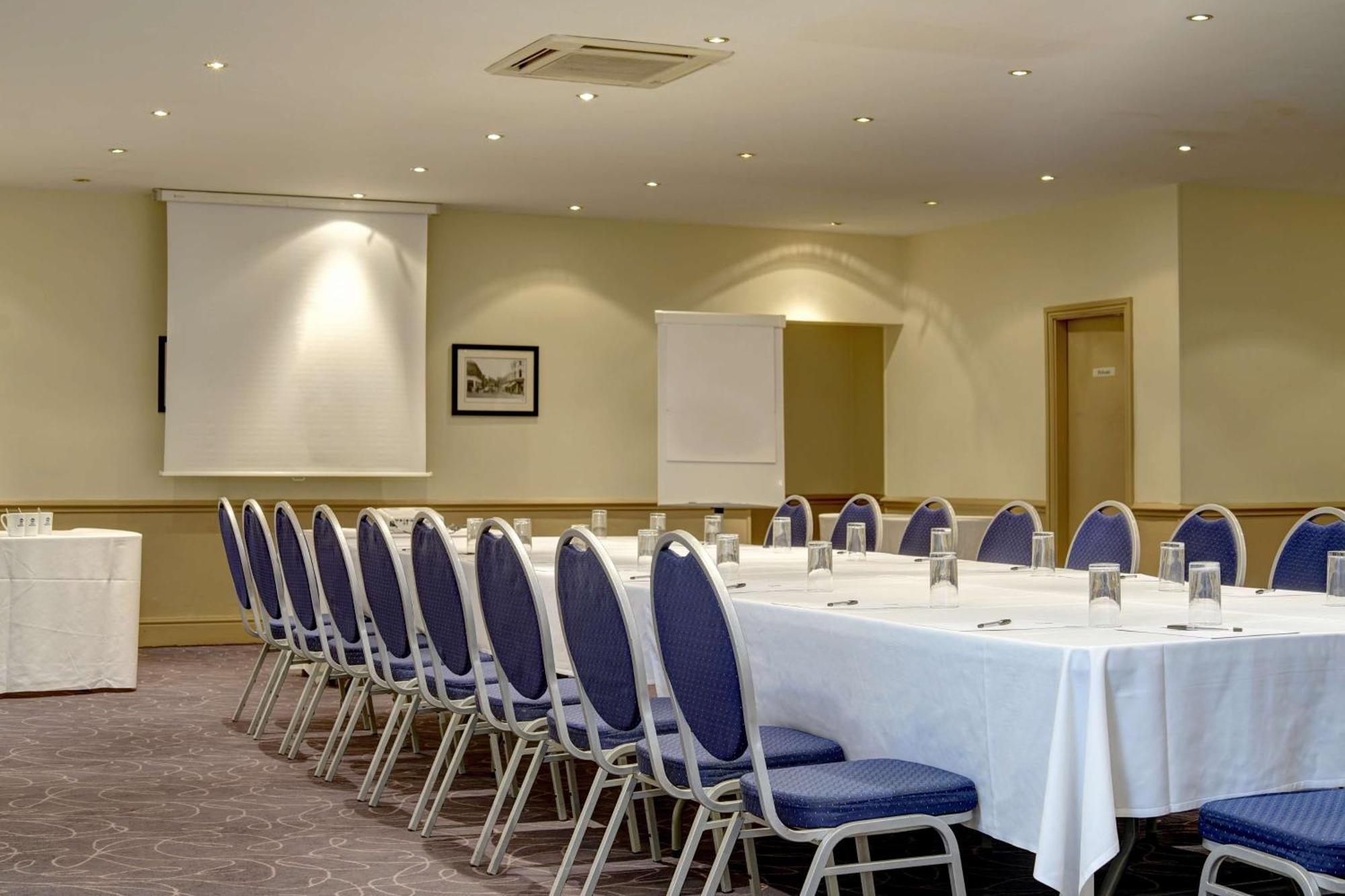 Cresta Court Hotel Altrincham Dış mekan fotoğraf