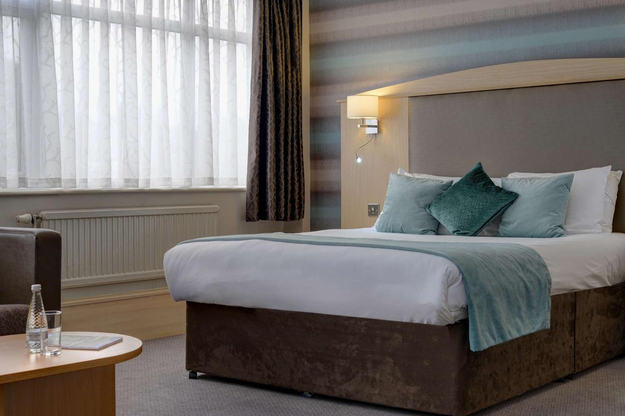 Cresta Court Hotel Altrincham Dış mekan fotoğraf