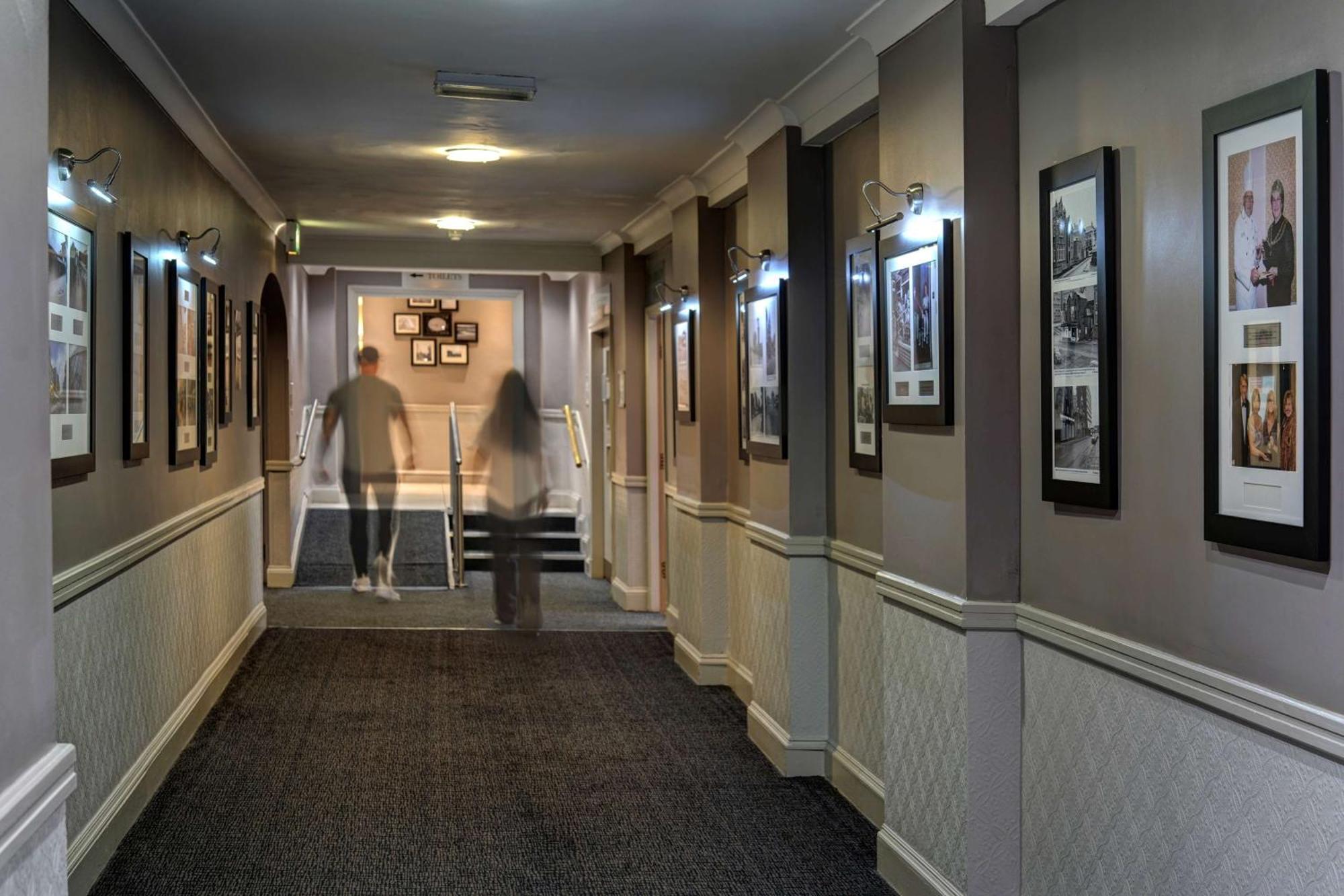 Cresta Court Hotel Altrincham Dış mekan fotoğraf