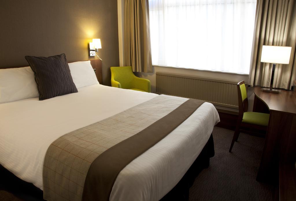 Cresta Court Hotel Altrincham Dış mekan fotoğraf