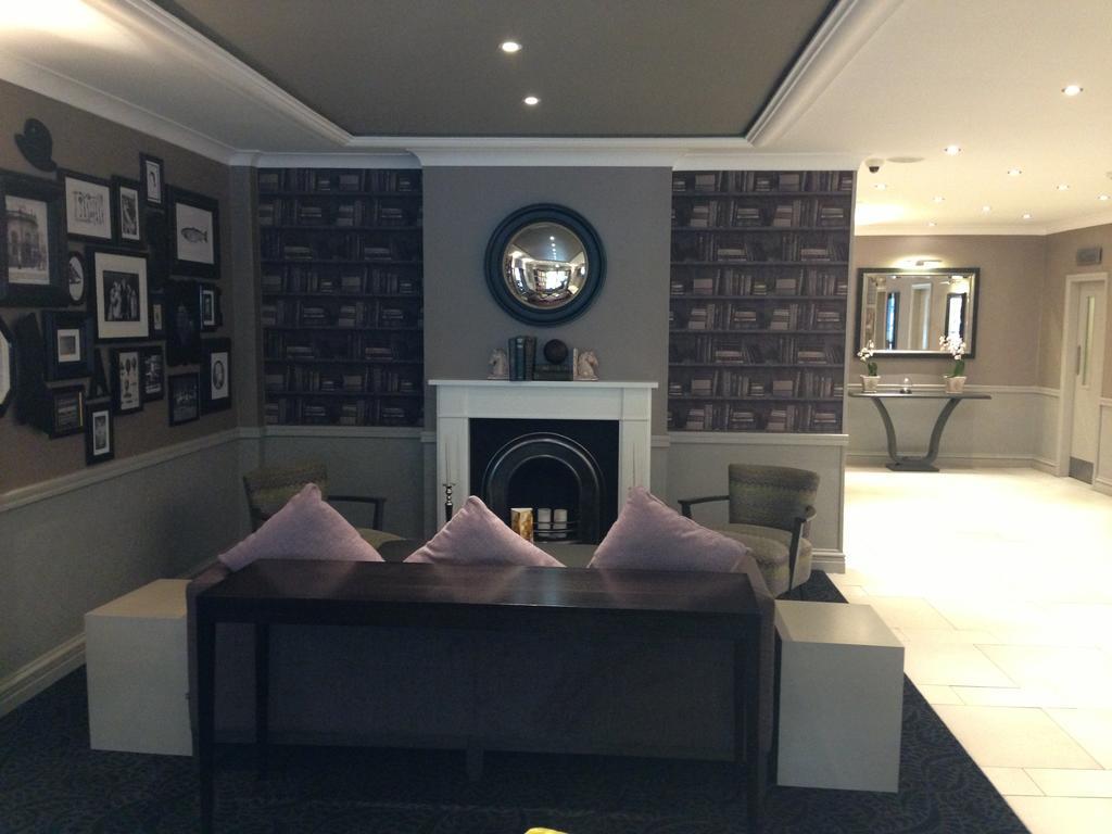 Cresta Court Hotel Altrincham Dış mekan fotoğraf